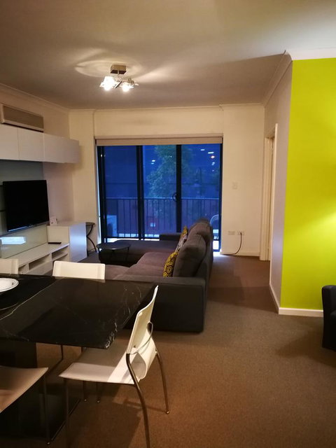 Superb 2 BR East Perth Apartment Location Comfort Space 1 - Accommodation Australia 6