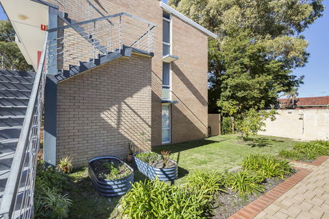 Cottesloe Tree Top Studio - Executive Escapes - Accommodation Australia 9