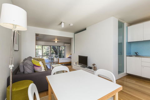 Cottesloe Tree Top Studio - Executive Escapes - Accommodation Australia 1