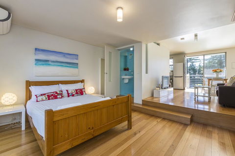 Cottesloe Tree Top Studio - Executive Escapes - Accommodation Australia 0