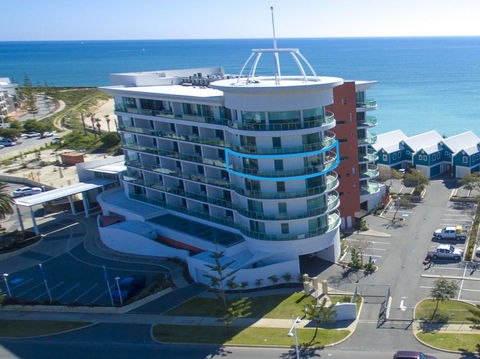 A 406 FANTASTIC OCEAN BEACH And MARINA VIEW APT - MANDURAH - Local Tourism 24