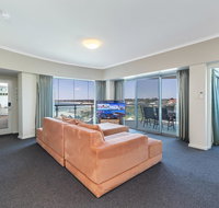 A 406 FANTASTIC OCEAN BEACH and MARINA VIEW APT AT SEASHELLS RESORT - Australia Shopping
