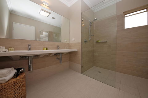 The Marina Hotel - Mindarie - Accommodation Australia 15