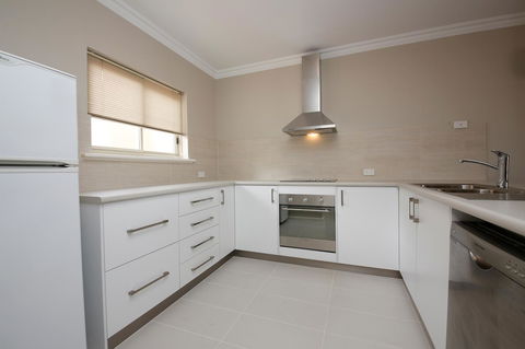 The Marina Hotel - Mindarie - Accommodation Australia 8