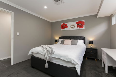 Perth Comfy Stays - Accommodation Australia 29