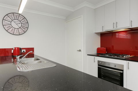 Perth Comfy Stays - Accommodation Australia 17