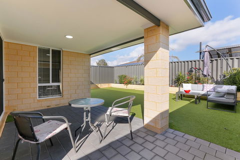 Perth Comfy Stays - Accommodation Australia 11