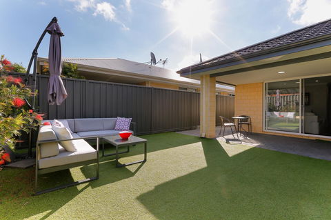 Perth Comfy Stays - Accommodation Australia 9