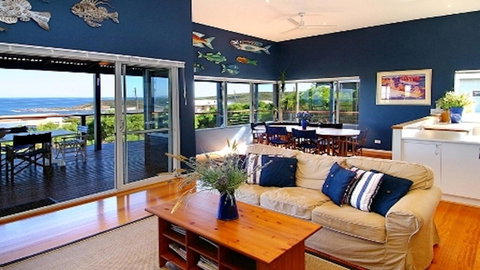 Tru Blu - Enjoy Sweeping 180 Degree Views Of Gracetown In This Modern Family Beach House - Accommodation Australia 1