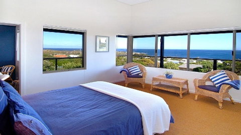 Tru Blu - Enjoy Sweeping 180 Degree Views Of Gracetown In This Modern Family Beach House - Accommodation Australia 3
