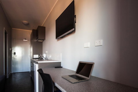 Beadon Bay Hotel - Australia Shopping 8