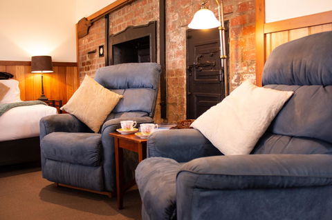 Stanley Hotel & Apartments - Accommodation Australia 3