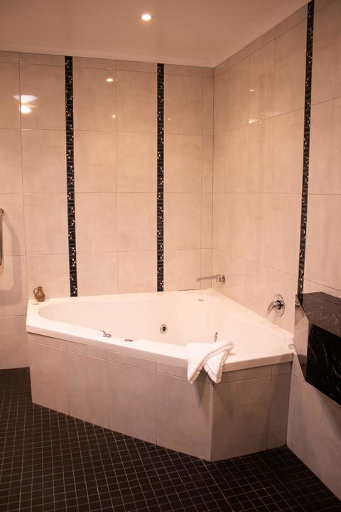 Stanley Hotel & Apartments - Accommodation Australia 30