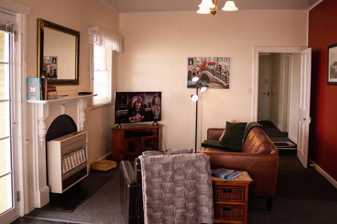 Stanley Hotel & Apartments - Accommodation Australia 7