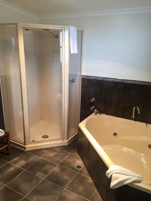 Stanley Hotel & Apartments - Accommodation Australia 5