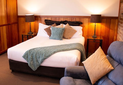 Stanley Hotel & Apartments - Accommodation Australia 4