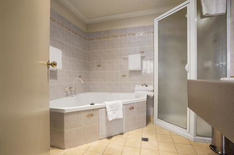 Hadley\'s Orient Hotel - Accommodation Australia 19