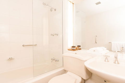 Hadley\'s Orient Hotel - Accommodation Australia 39