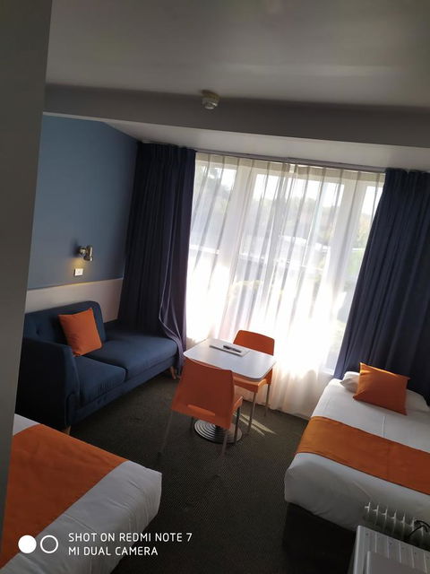 Waterfront Lodge Motel - Accommodation Australia 6