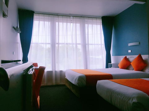 Waterfront Lodge Motel - Accommodation Australia 21