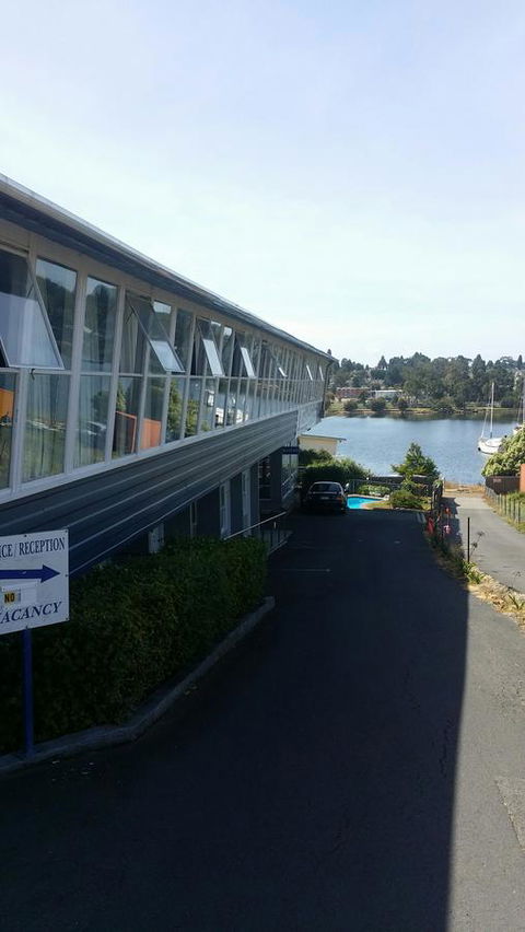 Waterfront Lodge Motel - Accommodation Australia 18
