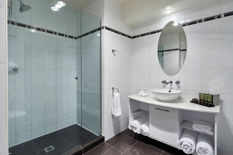 Peppers Seaport Hotel - Accommodation Australia 8