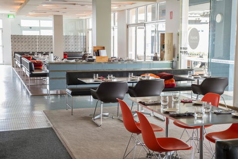 Peppers Seaport Hotel - Accommodation Australia 35