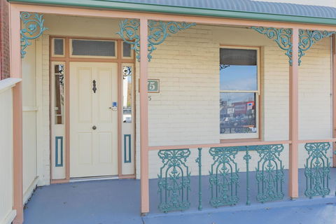 4 Bedroom House - Hobart CBD - Free Parking - Free WIFI - Accommodation Australia 25