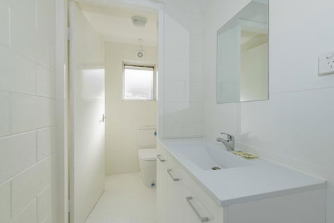 4 Bedroom House - Hobart CBD - Free Parking - Free WIFI - Accommodation Australia 24