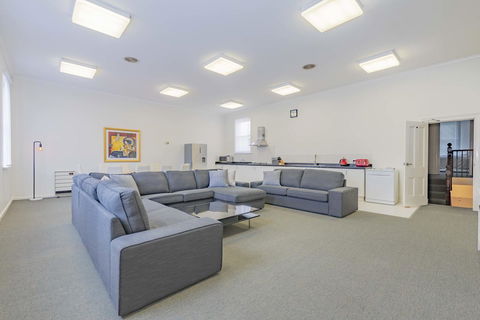4 Bedroom House - Hobart CBD - Free Parking - Free WIFI - Accommodation Australia 17