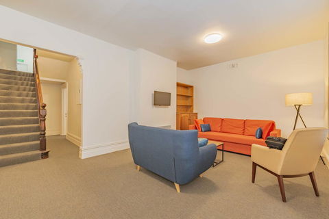 4 Bedroom House - Hobart CBD - Free Parking - Free WIFI - Accommodation Australia 6