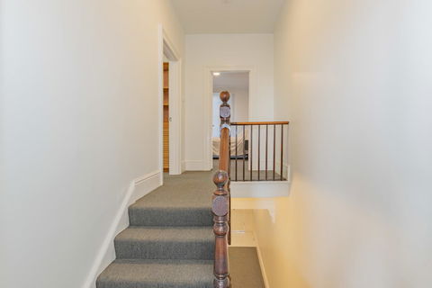 4 Bedroom House - Hobart CBD - Free Parking - Free WIFI - Accommodation Australia 19