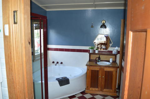The Dragonfly Inn - Accommodation Australia 15