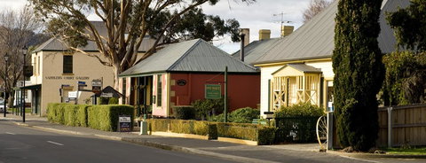The Richmond Arms Hotel - Accommodation Australia 21