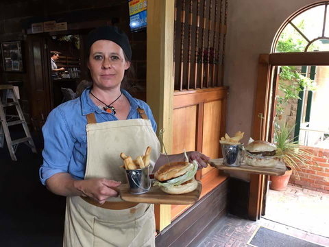 The Richmond Arms Hotel - Accommodation Australia 15