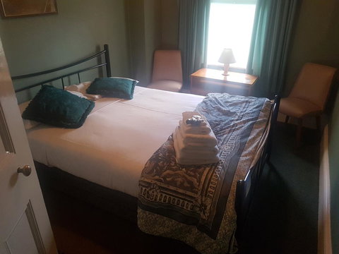 The Richmond Arms Hotel - Accommodation Australia 9