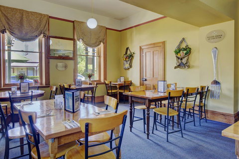 The Richmond Arms Hotel - Accommodation Australia 11