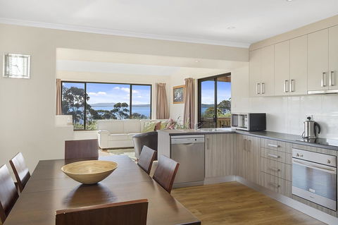 Mirramar House - Accommodation Australia 8