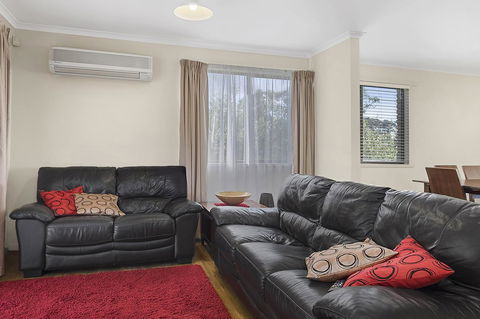 Mirramar House - Accommodation Australia 11