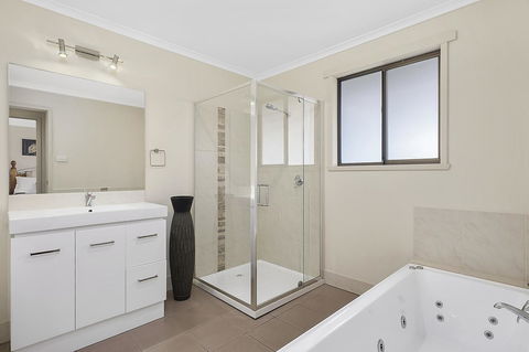Mirramar House - Accommodation Australia 15