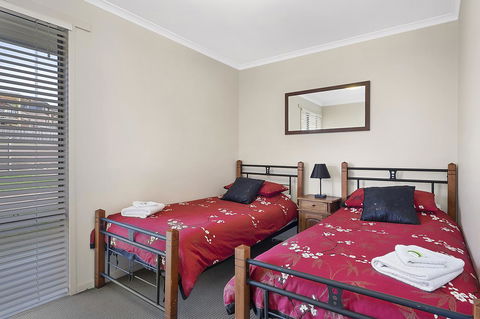 Mirramar House - Accommodation Australia 18