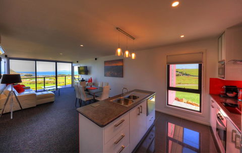 Horizon Deluxe Apartments - Accommodation Australia 8