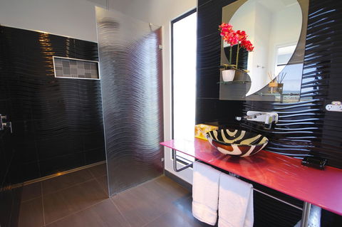 Horizon Deluxe Apartments - Accommodation Australia 4