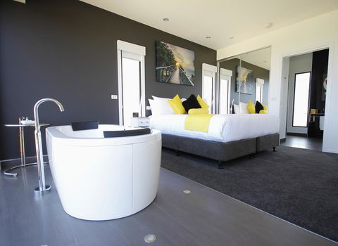Horizon Deluxe Apartments - Accommodation Australia 5