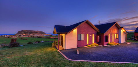 Horizon Deluxe Apartments - Accommodation Australia 6