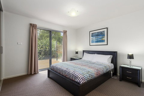 170 Hazards View Drive - Unit 2 - Accommodation Australia 7