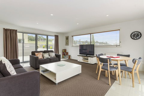 170 Hazards View Drive - Unit 2 - Accommodation Australia 5