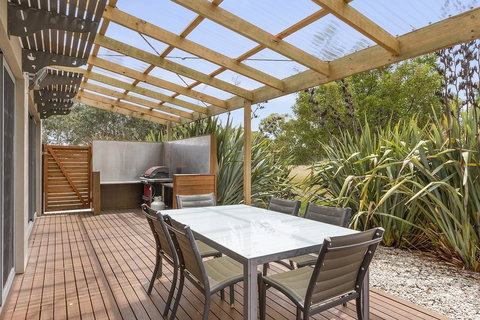 170 Hazards View Drive - Unit 2 - Accommodation Australia 12