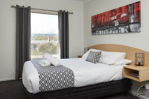 Elphin Serviced Apartments - Accommodation Australia 34
