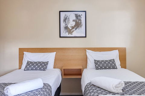 Elphin Serviced Apartments - Accommodation Australia 3